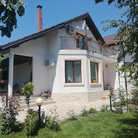 Гостьовий будинок Vila Ann Ефоріє-Норд
